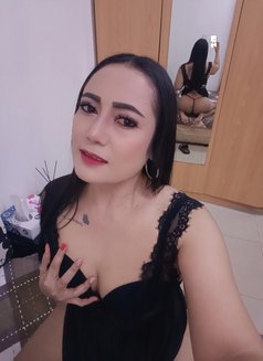 Lena - escort in Muscat Photo 7 of 7