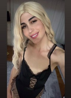 Lena - Transsexual escort in İstanbul Photo 1 of 3