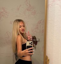Lenacoquine - escort in Brussels