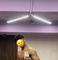 Lenix - Male escort in Mumbai