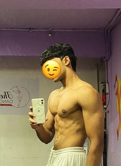 Lenix - Male escort in Mumbai Photo 2 of 7