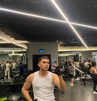 Leo - Male escort in İstanbul