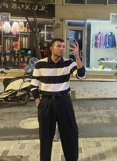Leo - Male escort in İstanbul Photo 8 of 8