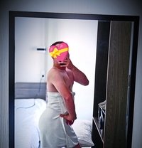 Leo - Male escort in Dubai