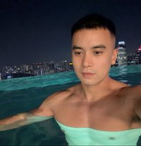Leo - masseur in Dubai