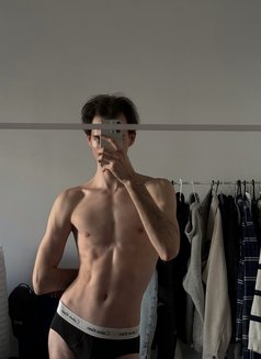 Leo Babyboy - Male escort in Dubai Photo 2 of 9