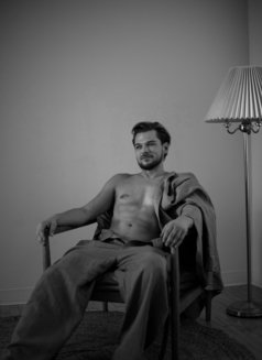 Leo Dean - Acompañantes masculino in Toronto Photo 3 of 4