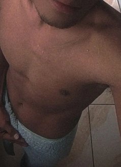 Leo - Acompañantes masculino in Manila Photo 6 of 6