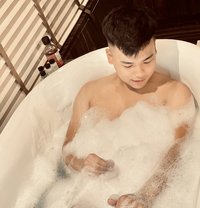 Leo - Male escort in New Delhi Photo 3 of 8