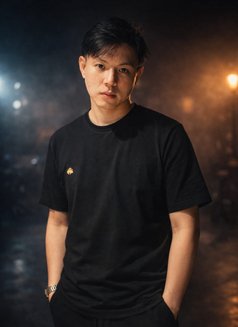 Leo - masseur in Riyadh Photo 3 of 5