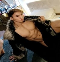 Leo - Male escort in Riyadh