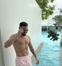 Leo - Acompañantes masculino in Bangkok Photo 1 of 9