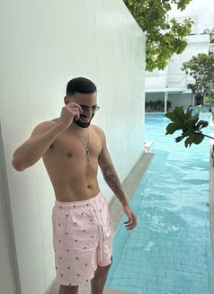 Leo - Male escort in Bangkok Photo 1 of 9