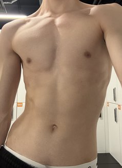 Leo Cuteboy - Acompañantes masculino in Dubai Photo 5 of 8