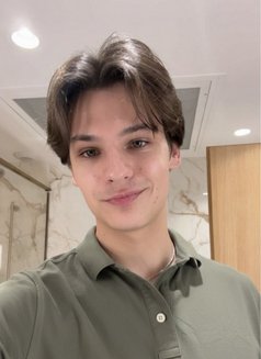 Leo - Male escort in Dubai Photo 5 of 5