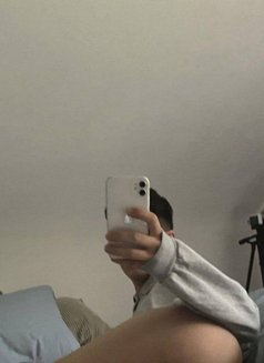 Leo - Male escort in Jeddah Photo 5 of 6