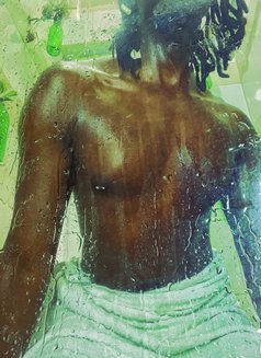 Leo - Male escort agency in Nairobi Photo 3 of 7