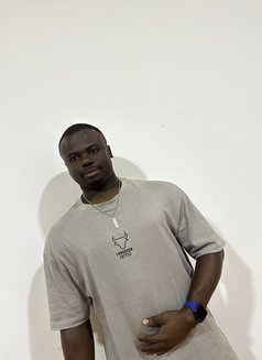 Leo - masseur in Al Juffair Photo 1 of 3