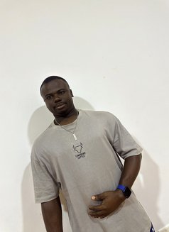 Leo - masseur in Al Juffair Photo 2 of 3