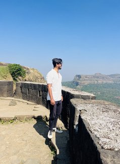 Leo - Male escort in Bangalore Photo 4 of 4