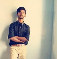 Leo - Intérprete masculino de adultos in Coimbatore