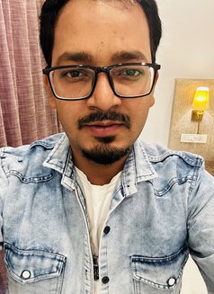 Leo - Male escort in Mumbai Photo 4 of 4