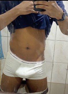 Ty, Male Escort for Ladies - Acompañantes masculino in Dubai Photo 1 of 4