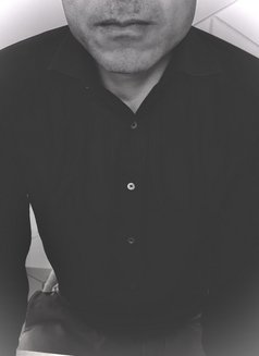 Leo - Male escort in Dubai Photo 3 of 3