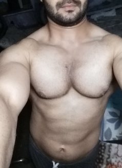 Leo - Male adult performer in Faisalābād Photo 1 of 1