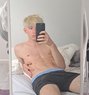 Leo - Acompañantes masculino in Dubai Photo 1 of 1