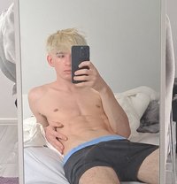Leo - Male escort in Dubai