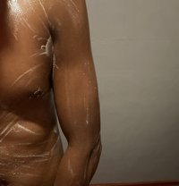 Leo pussy licker - Male escort in Colombo
