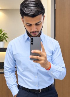 Leo Roman - Acompañantes masculino in Mumbai Photo 1 of 3