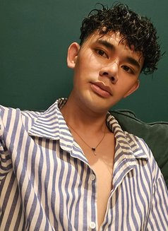 Leo - Transsexual escort in Abu Dhabi Photo 5 of 5