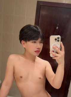 Leo - Transsexual escort in Riyadh Photo 1 of 6