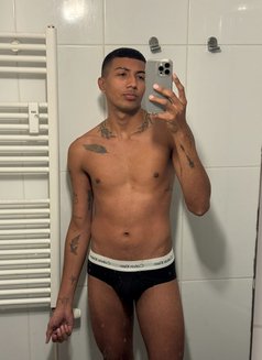 Leocasbo - Acompañantes masculino in Dubai Photo 8 of 10