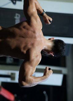 Leofucks - Male escort in Bangkok Photo 1 of 3