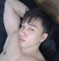 Leon - Male escort in Manila