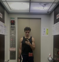 Leon - Male escort in Taipei