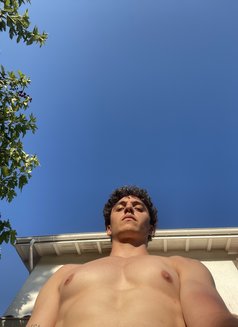 Leon - Male escort in Taipei Photo 4 of 5