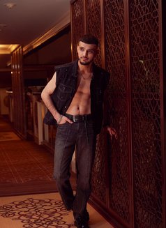 Leon_topman - Male escort in İstanbul Photo 3 of 6