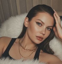 Leona - escort in Singapore