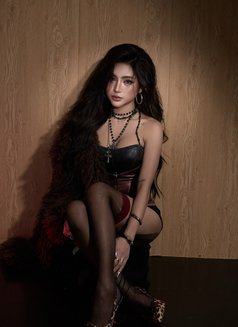 Leona - escort in Taipei Photo 3 of 15
