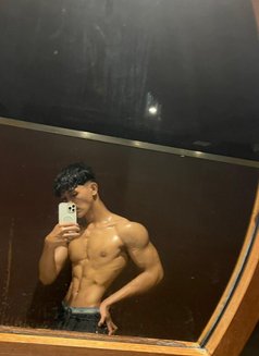 Leonardo Putra - Male companion in Bali Photo 1 of 6