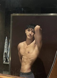 Leonardo Putra - Male companion in Bali Photo 6 of 8