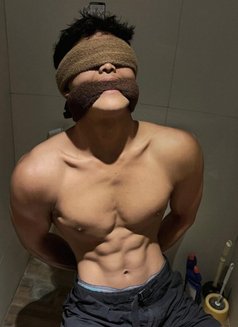 Leonardo Putra - Male companion in Bali Photo 7 of 8