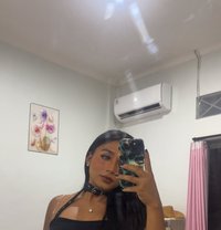 Leoni - Transsexual escort in Bali