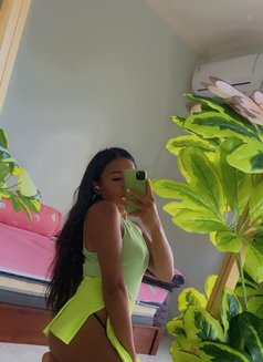 Leoni - Transsexual escort in Bali Photo 5 of 10