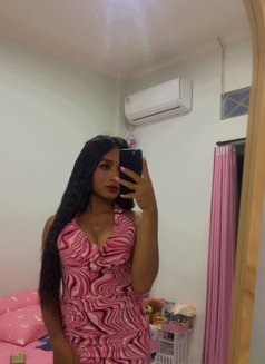 Leoni - Transsexual escort in Bali Photo 6 of 10