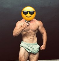 Leonidas Bull for Women and Couples - Acompañantes masculino in Phuket